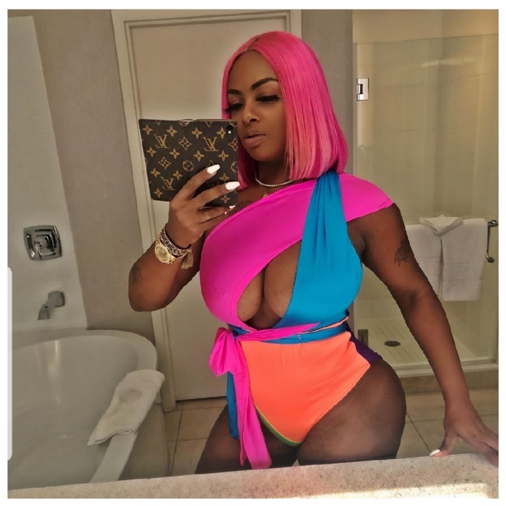 Neon Delight Infinity colorblock swimsuit - Picture 2 of 10